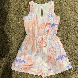 To dye romper from boutique no brand or tags. It fits like a size small/medium